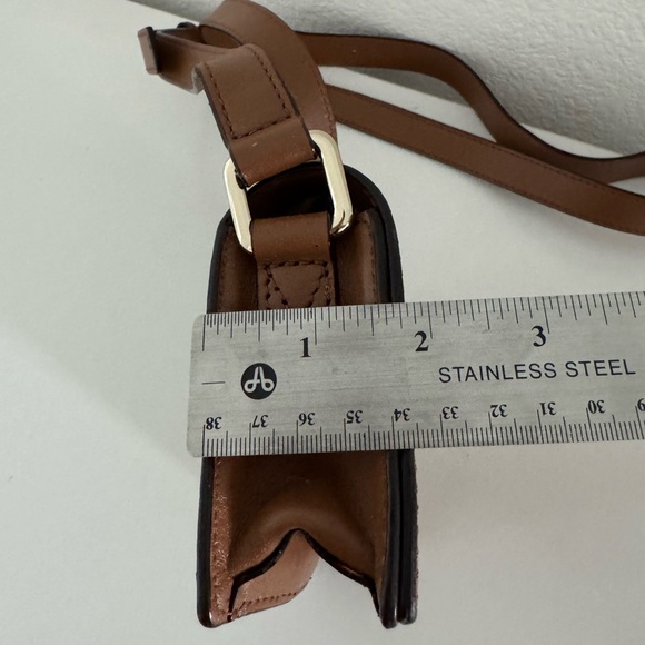 🤎 📷 Kate Spade “Camera Bag” Tan Leather Crossbody